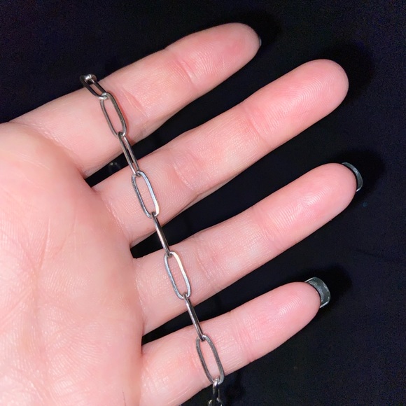 Paper clip toggle necklace in silver tone made of stainless steel 18” - Picture 4 of 7